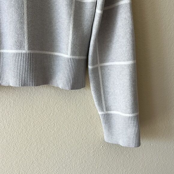 TAHARI Windowpane Gray Collared V Neck Sweater with White Grid Pattern - Picture 7 of 9